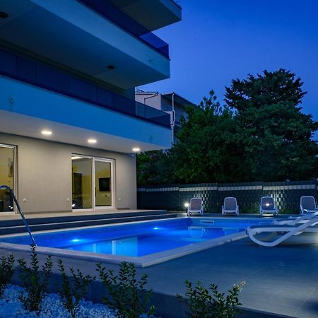 Seka Apartments With A Pool Каштела Екстер'єр фото