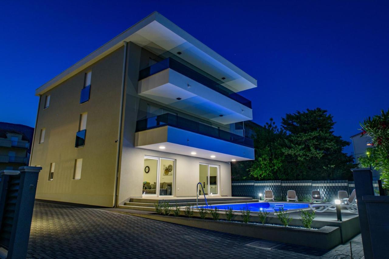 Seka Apartments With A Pool Каштела Екстер'єр фото